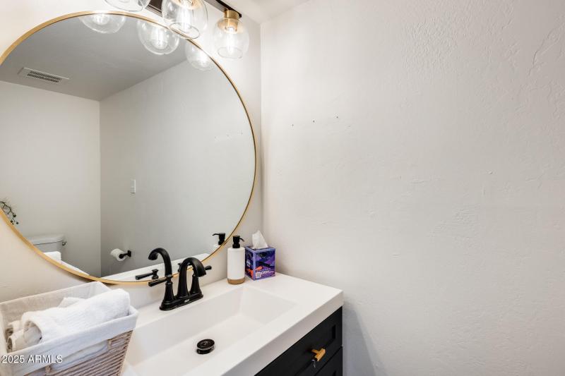1/2 Bath