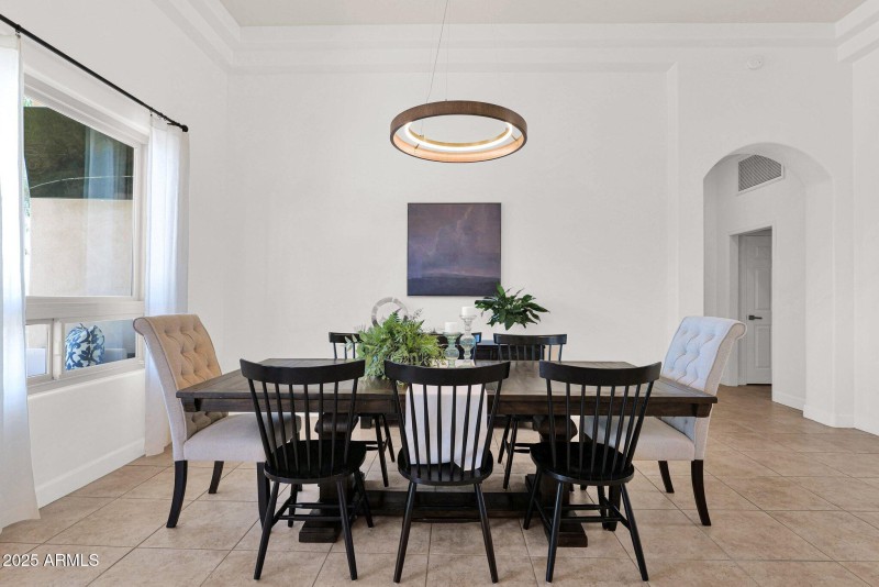 18-web-or-mls-P1188808