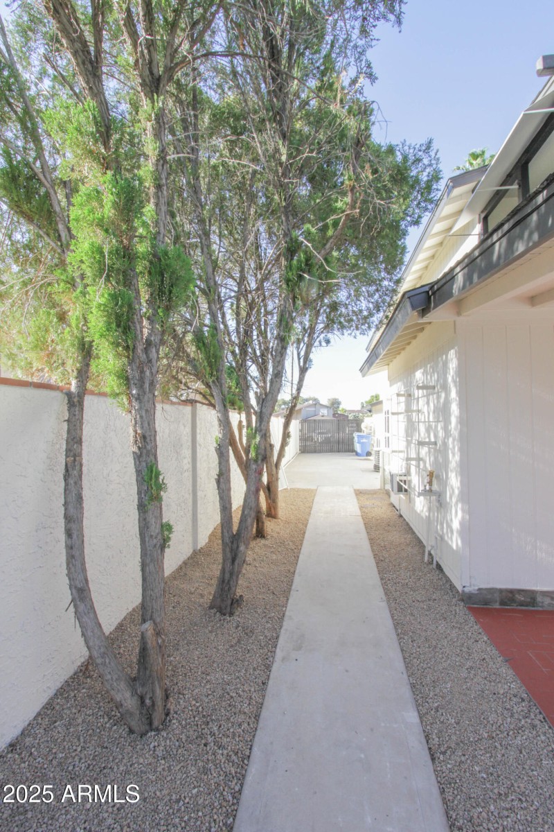 3371 W Grandview Rd-39