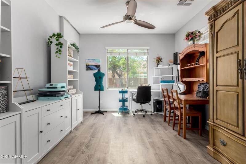 STUDIO/FORMAL DINING -