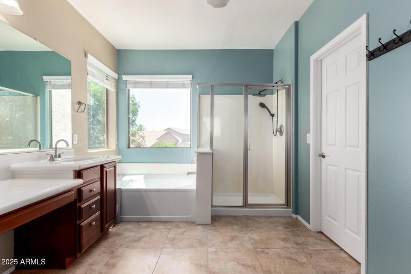 PRIMARY BATHROOM SUITE