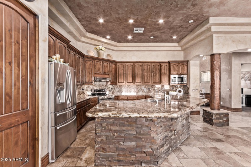 Luxurious Ceilings