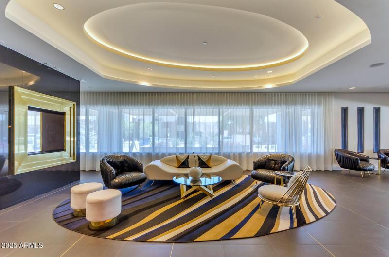 4422 N 75th St-large-028-010-TOD 2795-15