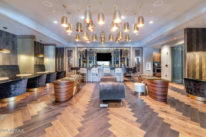 4422 N 75th St-large-030-019-TOD9485-150