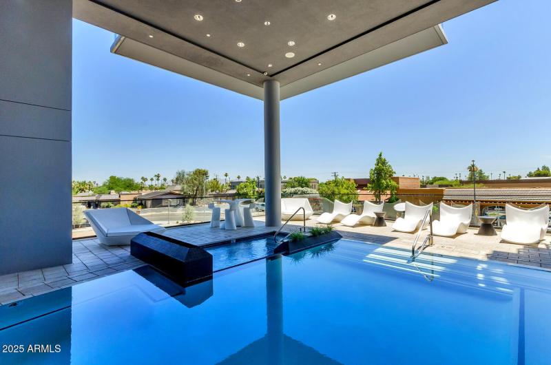 4422 N 75th St-large-032-022-TOD 2798-15