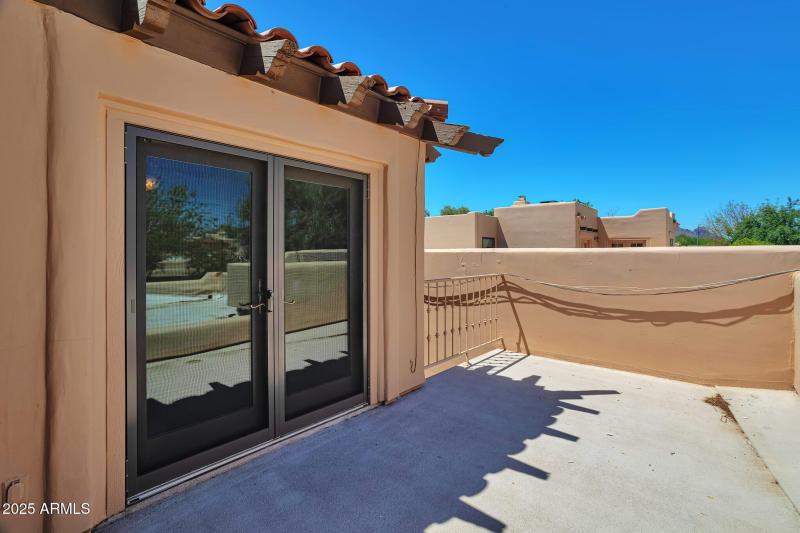Upstairs balcony with mountain views