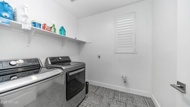9936 E Revolution Dr (26)