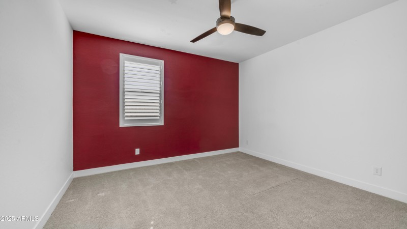 9936 E Revolution Dr (33)