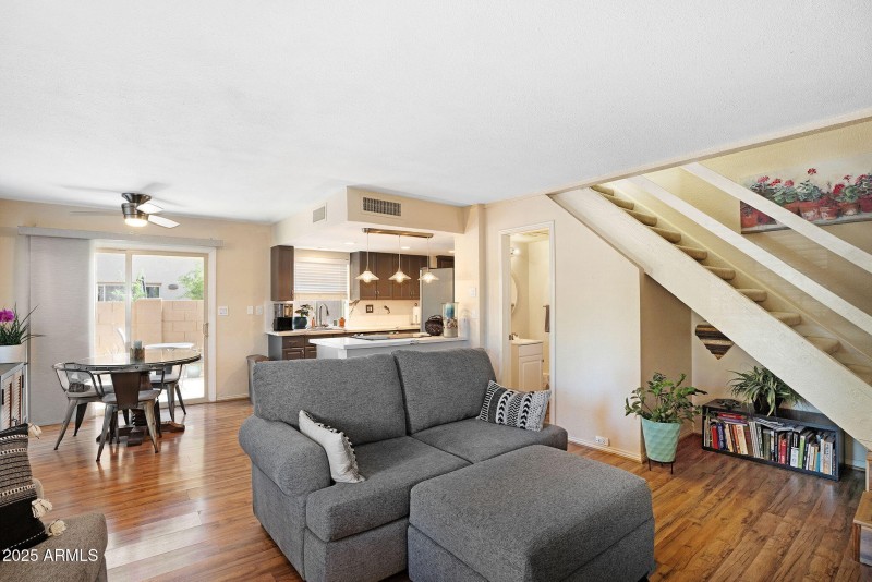 5-web-or-mls-10445 N 11th Pl-05
