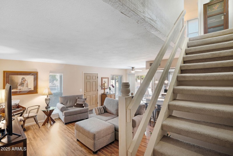 8-web-or-mls-10445 N 11th Pl-08