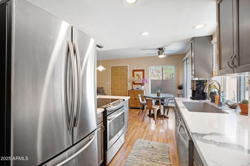 11-web-or-mls-10445 N 11th Pl-11