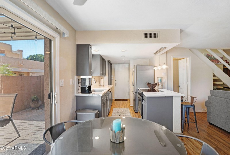 16-web-or-mls-10445 N 11th Pl-16