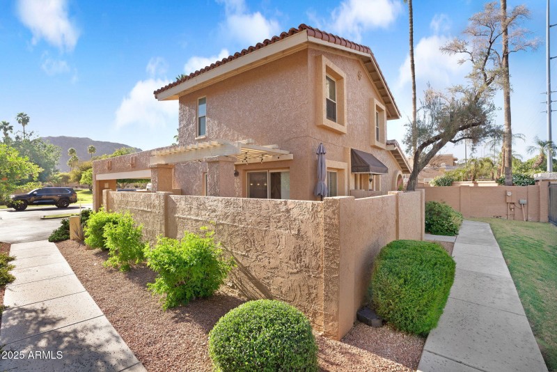 26-web-or-mls-10445 N 11th Pl-26