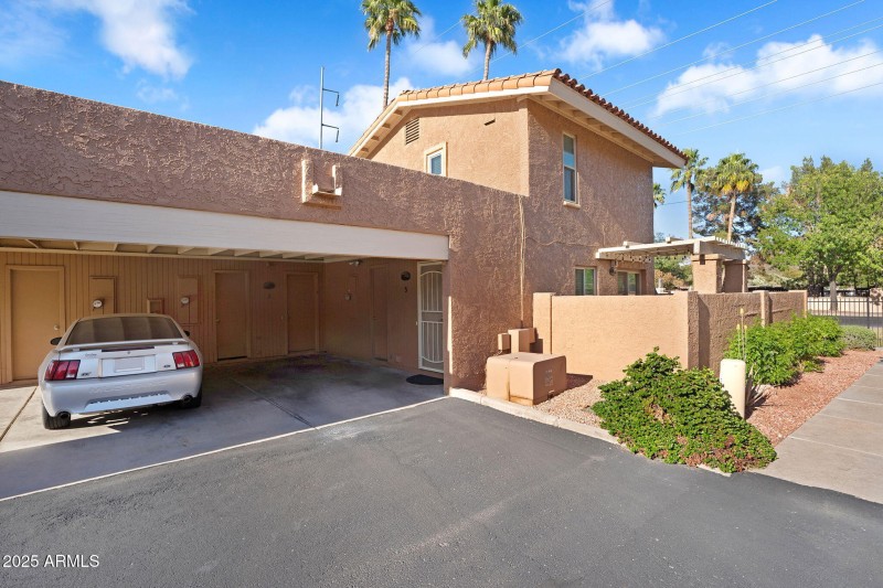 27-web-or-mls-10445 N 11th Pl-27