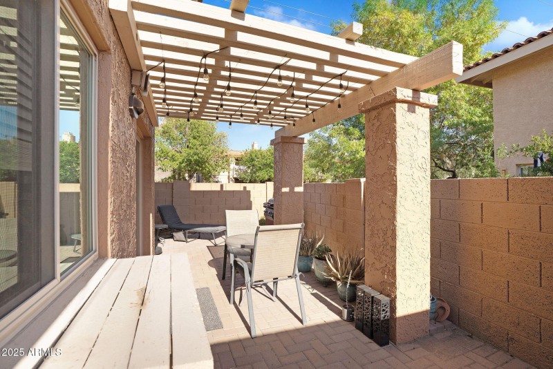 31-web-or-mls-10445 N 11th Pl-31