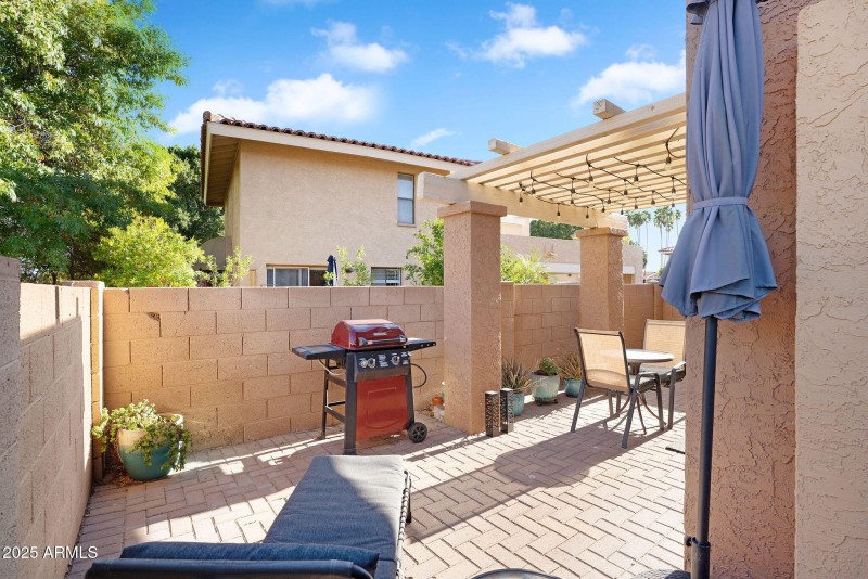 33-web-or-mls-10445 N 11th Pl-33