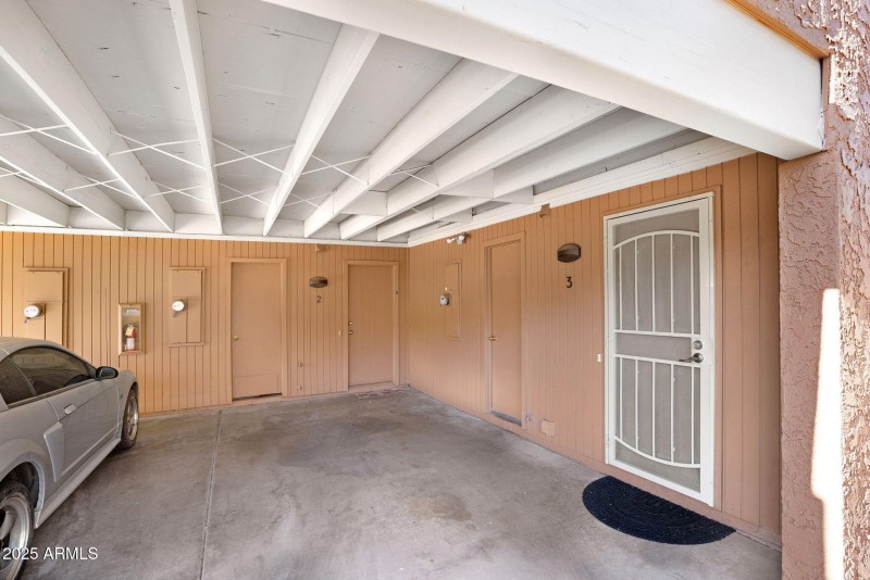 34-web-or-mls-10445 N 11th Pl-34