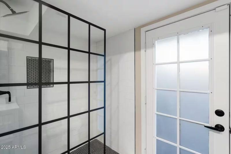 Bathroom 1 (1)