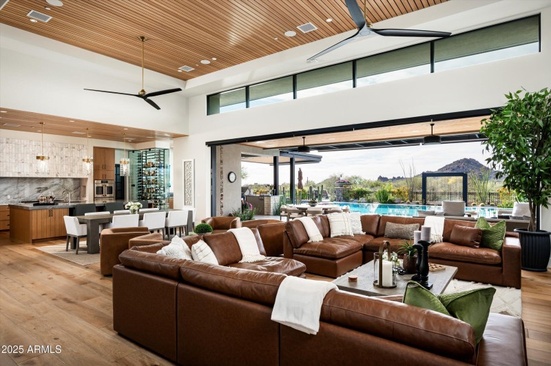 19-8328 E Whisper Rock Trail-19