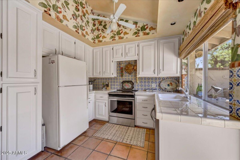 09-Kitchen Detail