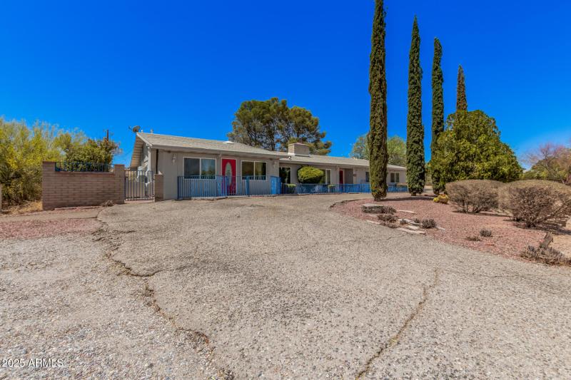 Desert Entry with Unique Style