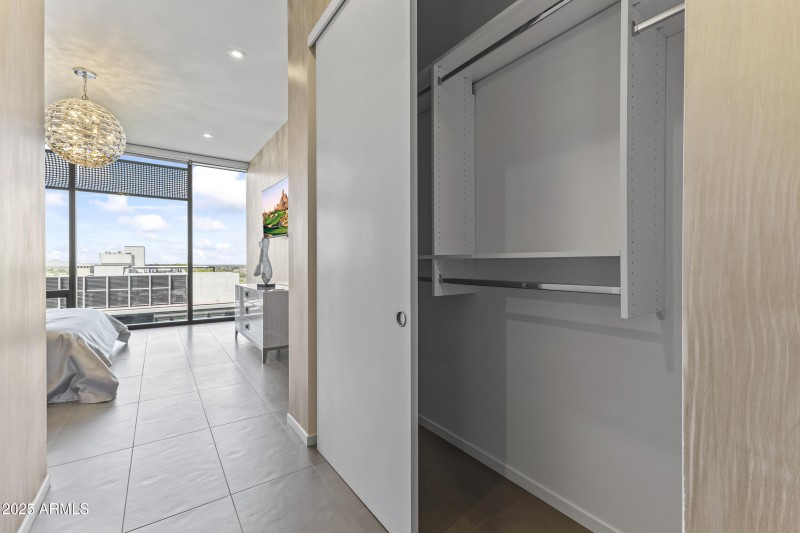 Suite 2