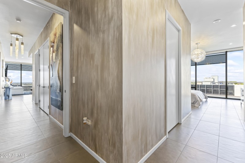 Suite 2