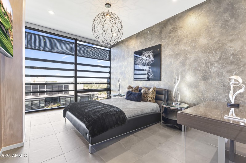 Suite 1