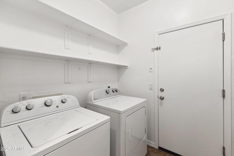 25617 W St James Ave-27
