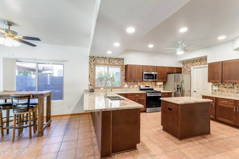 7326 W Pershing Ave-7