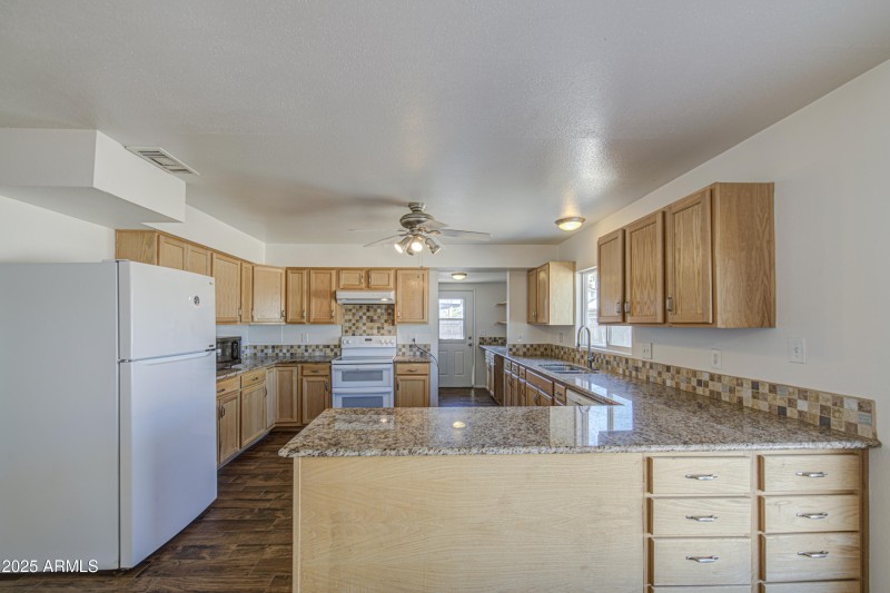 Kitchen 4