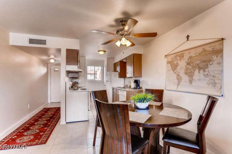 540 S West Rd Unit 21-small-005-10-Break