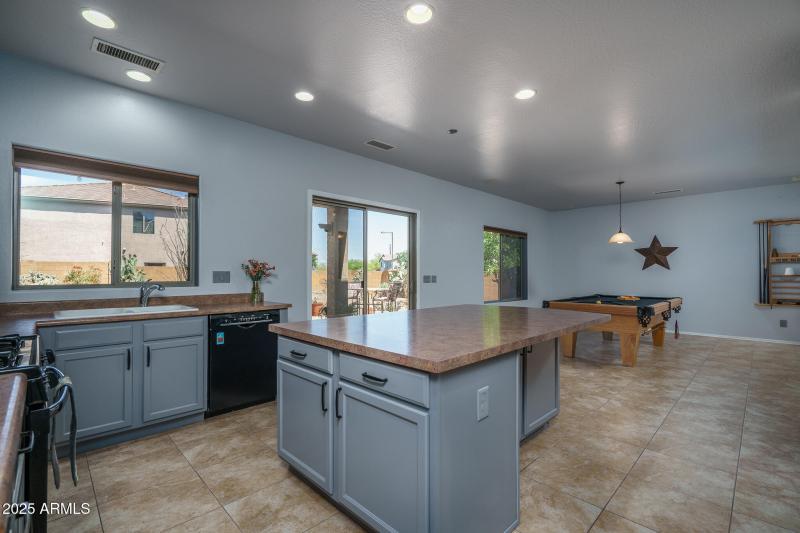 7) KITCHEN