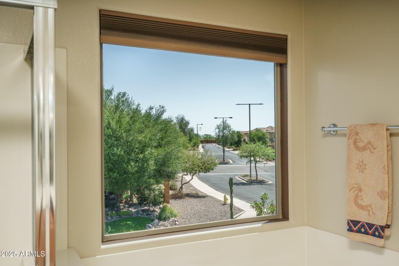 15) PRIMARY BATHROOM