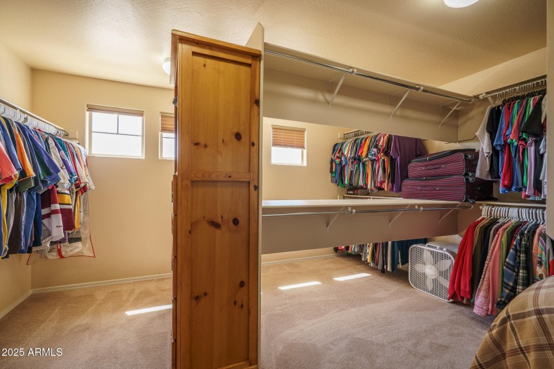 17) PRIMARY CLOSET