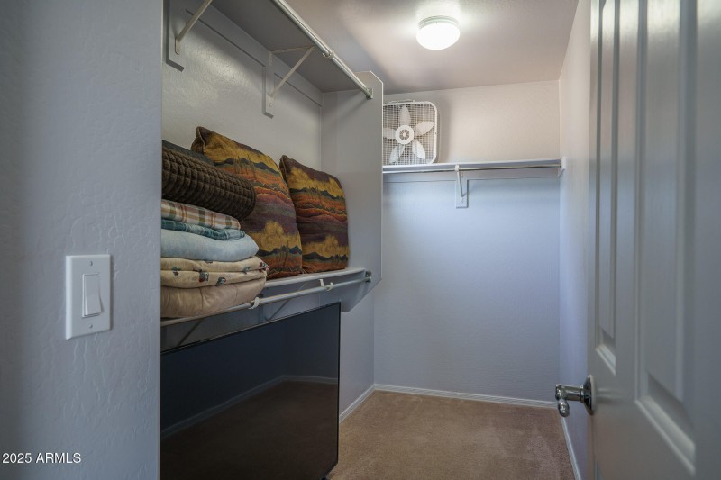 21B) BED 3 CLOSET