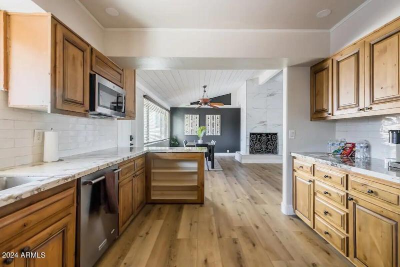 za 67 kitch dinning 7-23