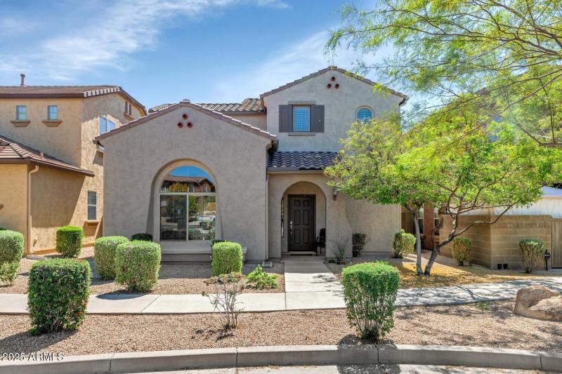 3932 E Melinda Dr-large-009-013-3932 E M