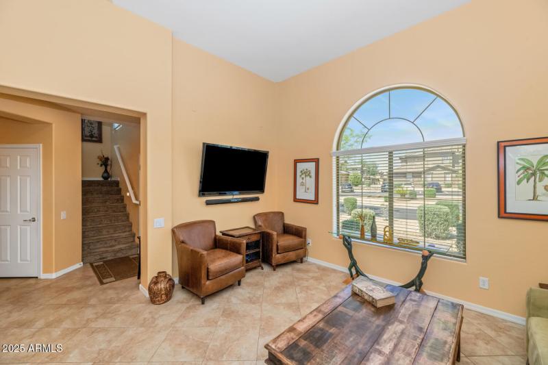 3932 E Melinda Dr-large-025-018-3932 E M