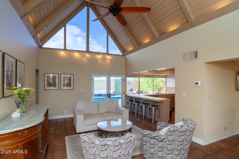 Family room 1