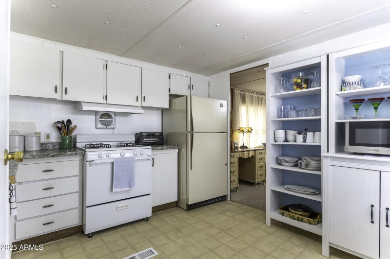 Kitchen 2