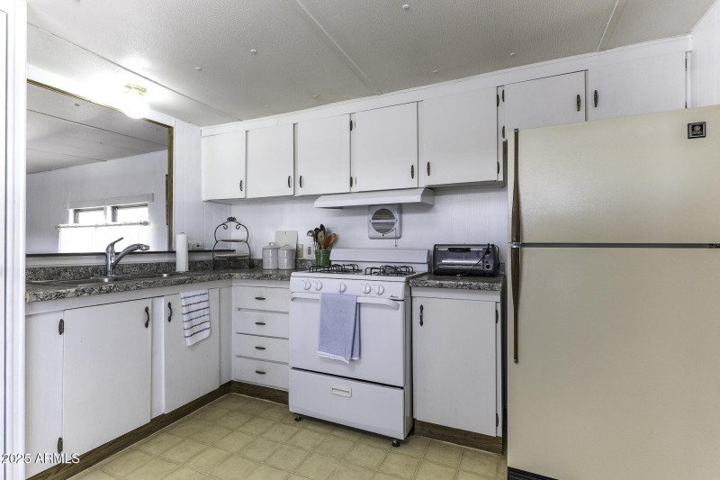 Kitchen 3