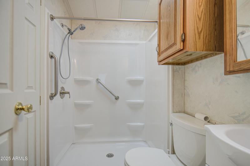 Bathroom-pic 2