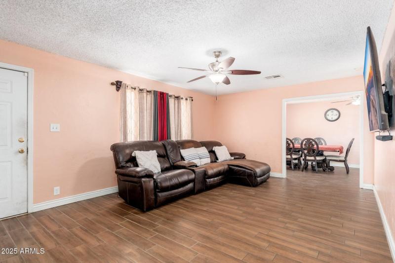 8602 N 27th Ave - 12