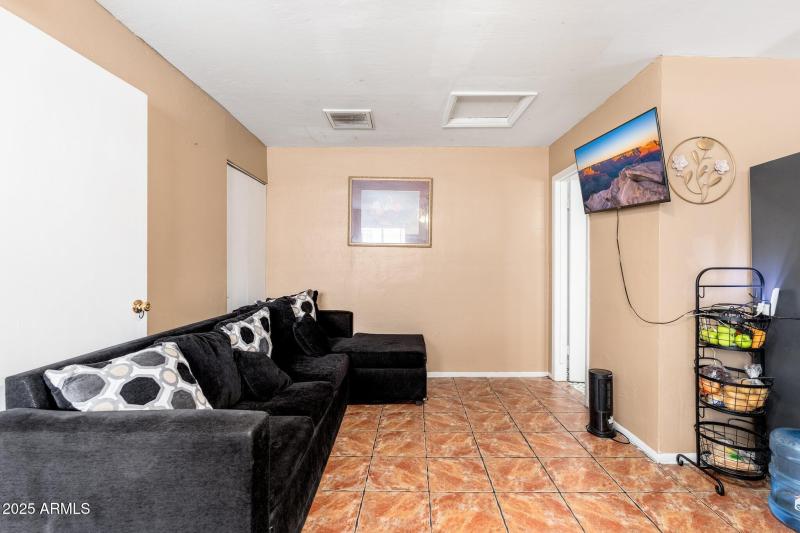 8602 N 27th Ave - 21