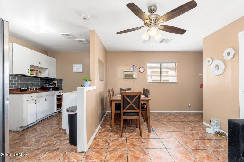8602 N 27th Ave - 22