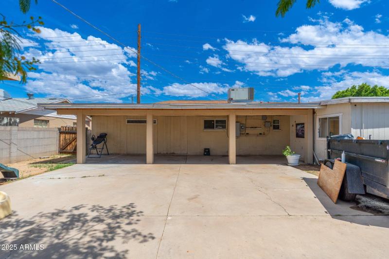 8602 N 27th Ave - 33
