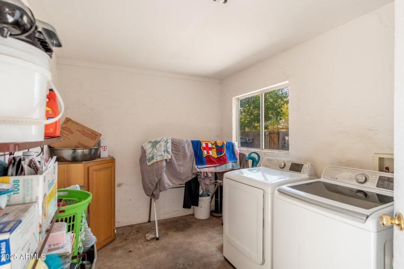 8602 N 27th Ave - 38