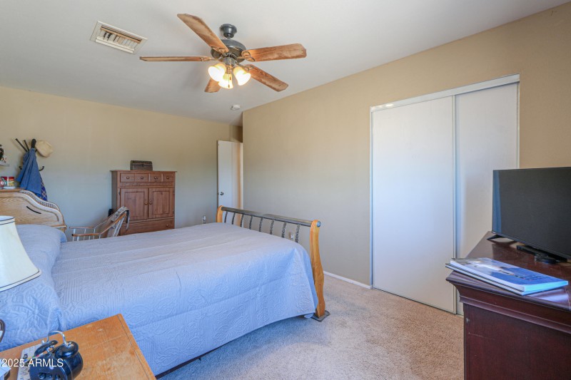 3rd Bedroom (2)