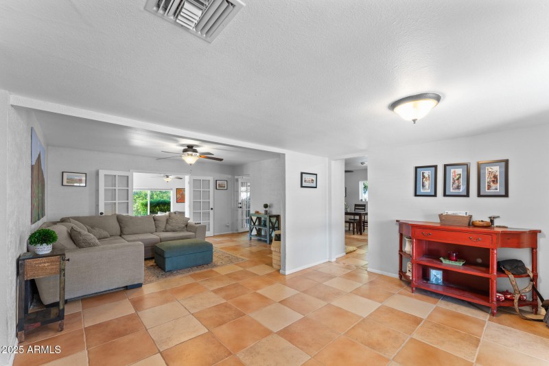 005-foyer
